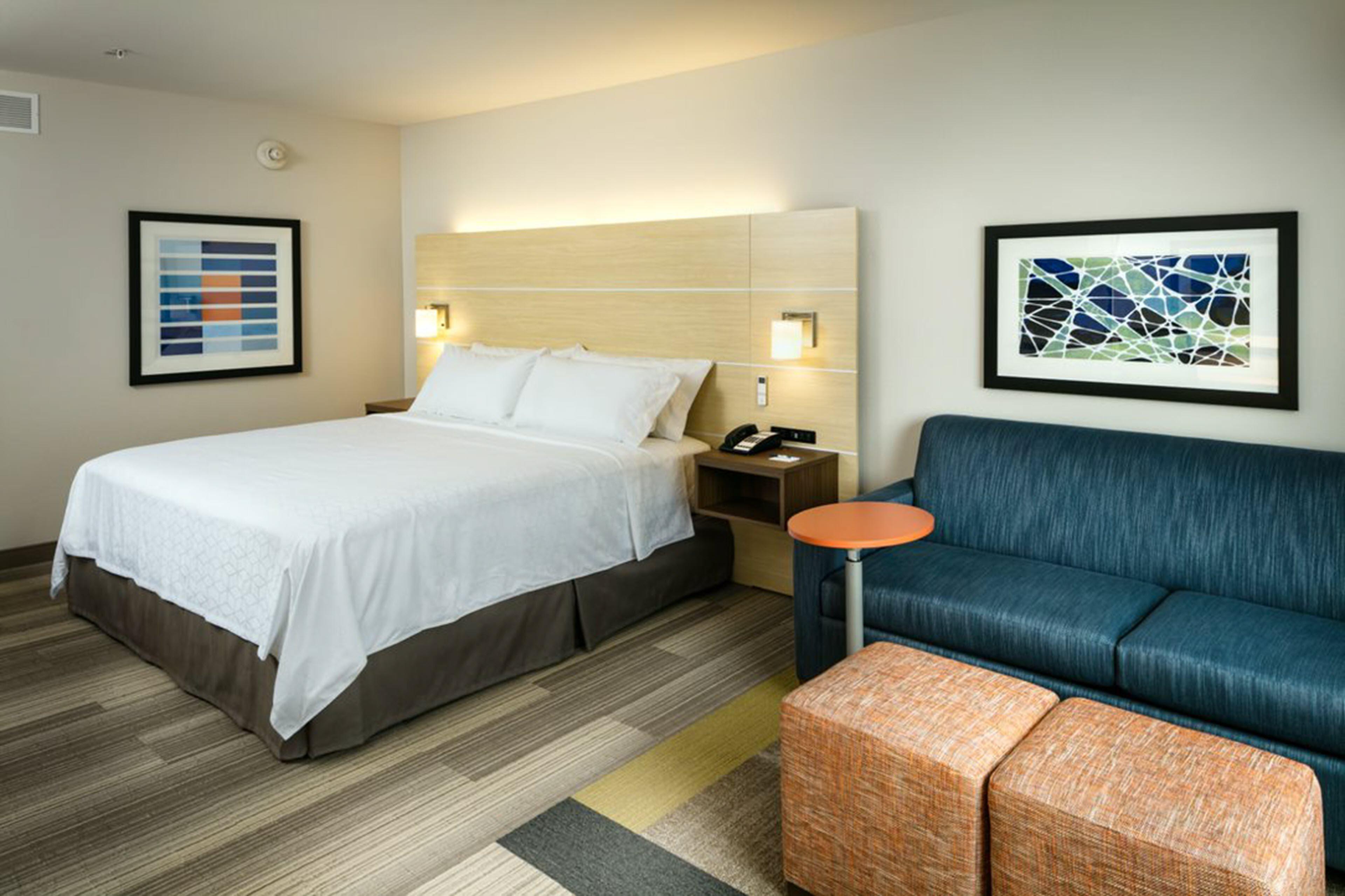 Holiday Inn Express & Suites - Medford By Ihg Exteriör bild