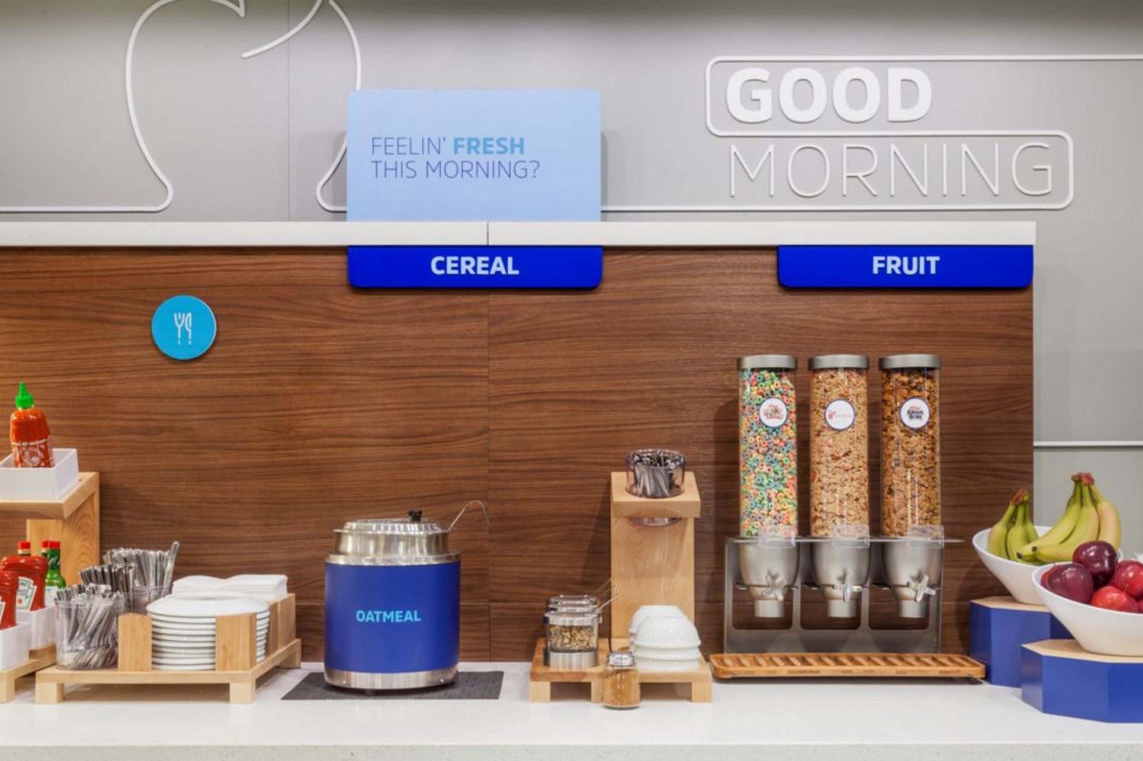 Holiday Inn Express & Suites - Medford By Ihg Exteriör bild