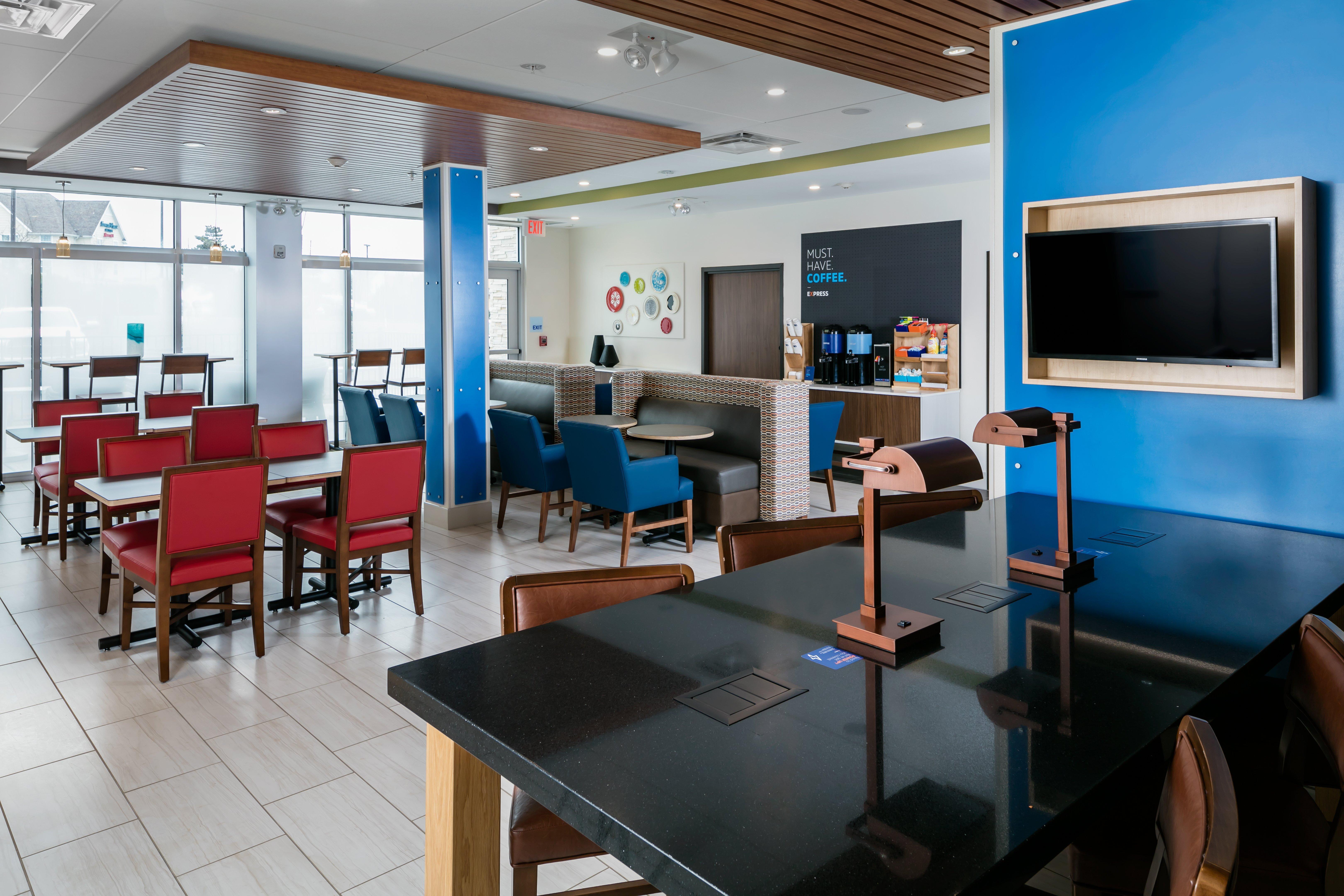 Holiday Inn Express & Suites - Medford By Ihg Exteriör bild
