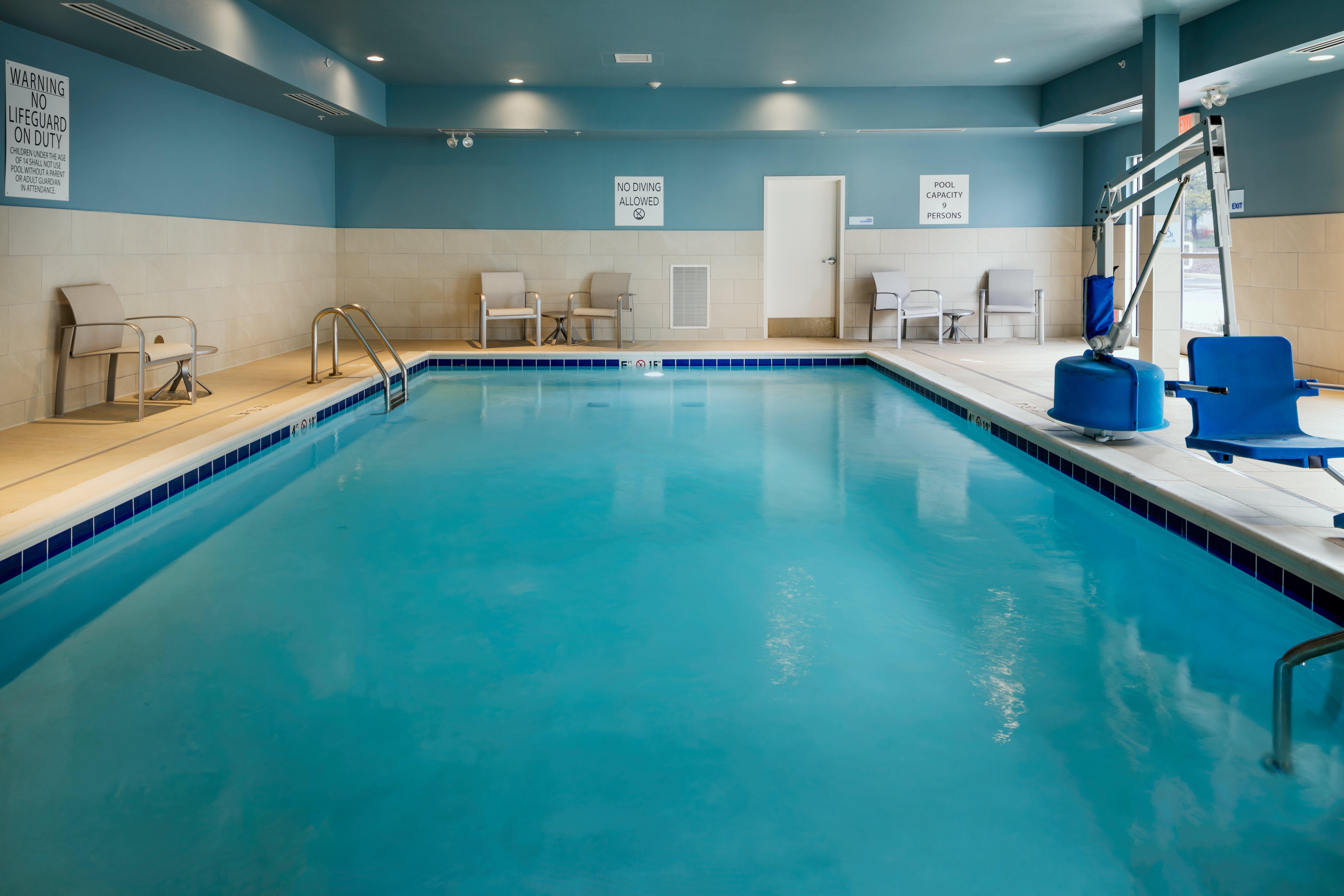 Holiday Inn Express & Suites - Medford By Ihg Exteriör bild